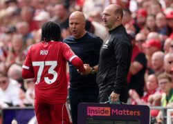 Dijo que ya era suficiente: Arne Slot explica por qué sustituyó a Rio Ngumoha como entrenador del Liverpool y comprende la reacción de los aficionados